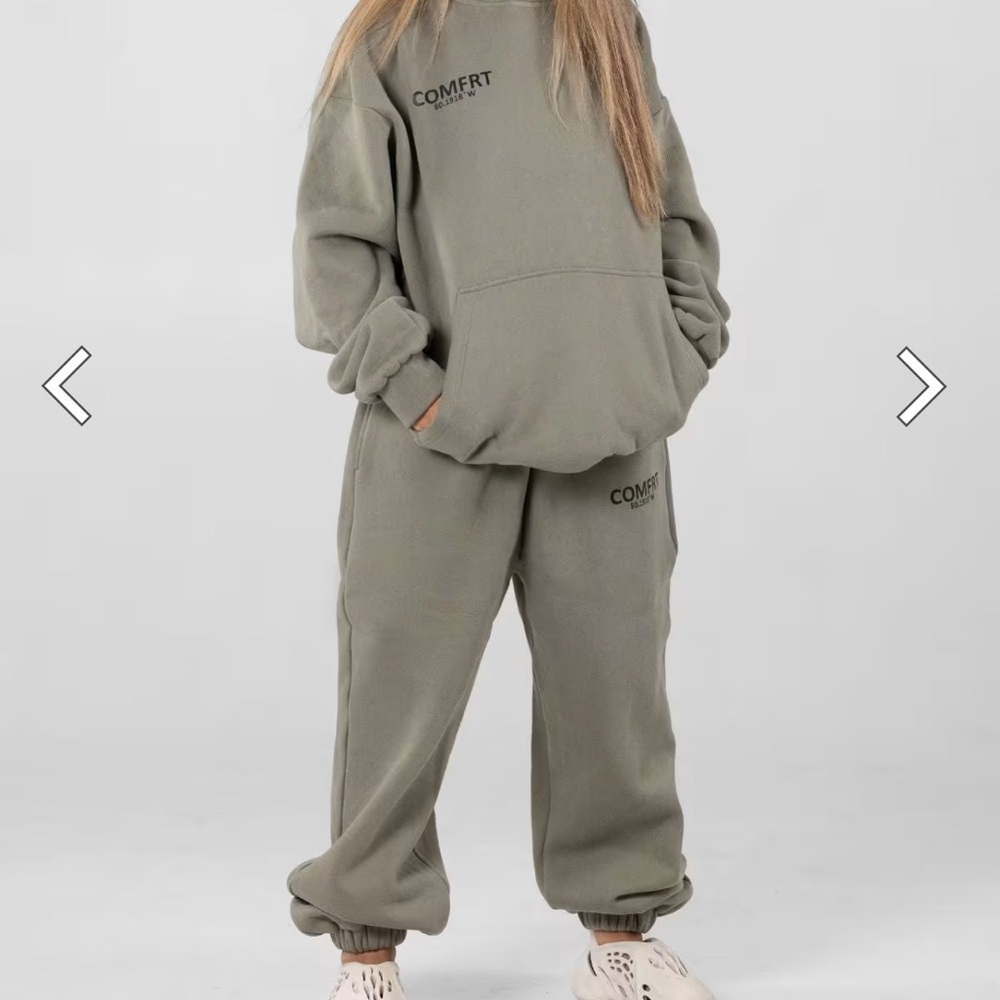 COMFRT moss Green Track Pants
